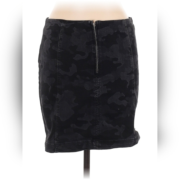 Free People Modern Femme Camo Mini Skirt | Size 10 | EUC | Retail $128 - Picture 5 of 8